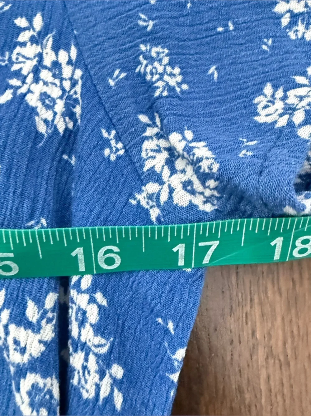 Blue Floral Wrap-Style Mini Shorts Jumpsuit with Self-Tie Waist size Med - Picture 5 of 8